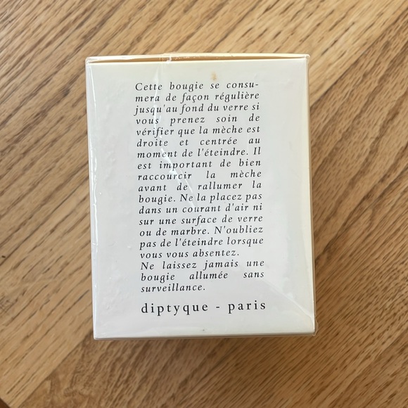 diptyque violet scented candle - Picture 4 of 5